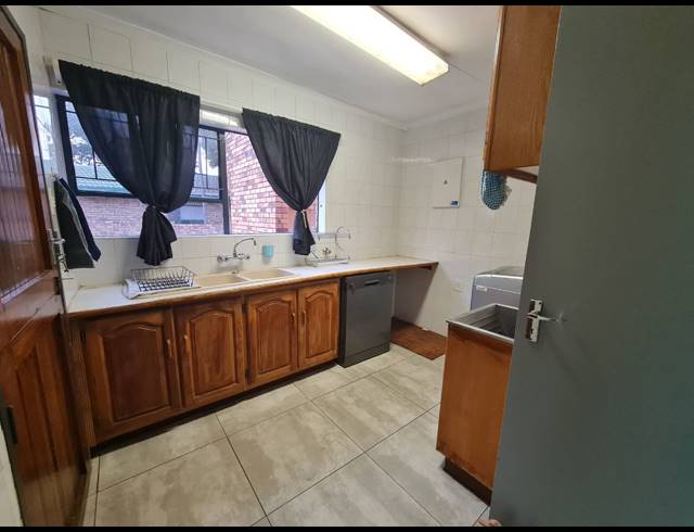 4 BEDROOM HOUSE FOR SALE IN SONNEVELD